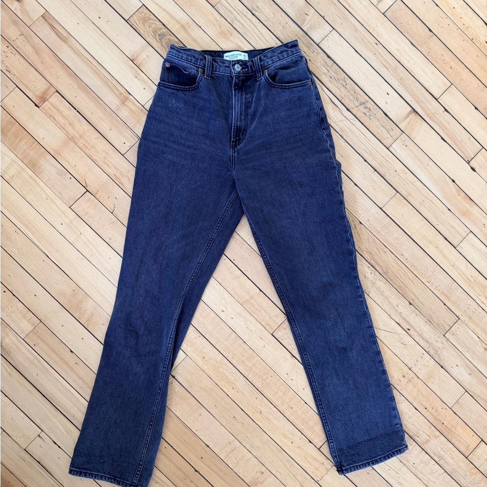 The ‘90s Straight Ultra High Rise Abercrombie & Fitch